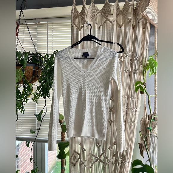 Tommy Hilfiger Sweaters - Tommy Hilfiger white sweater